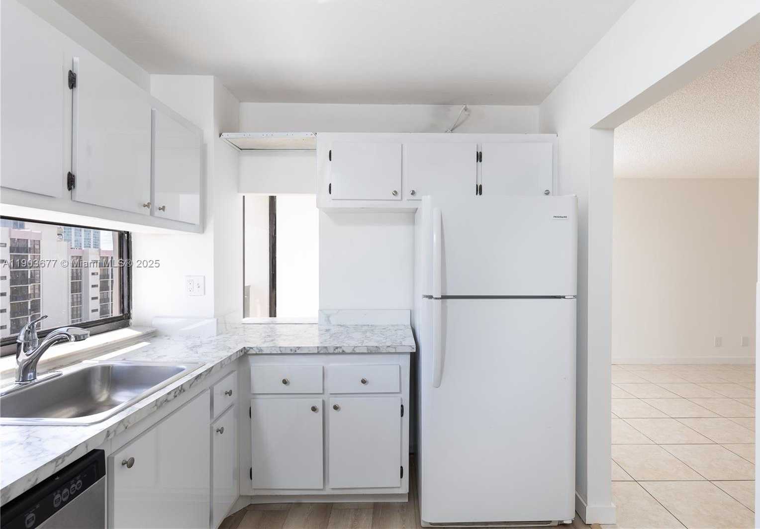 Small Image of 17011 NORTH BAY RD #919, Sunny Isles Beach Number 6