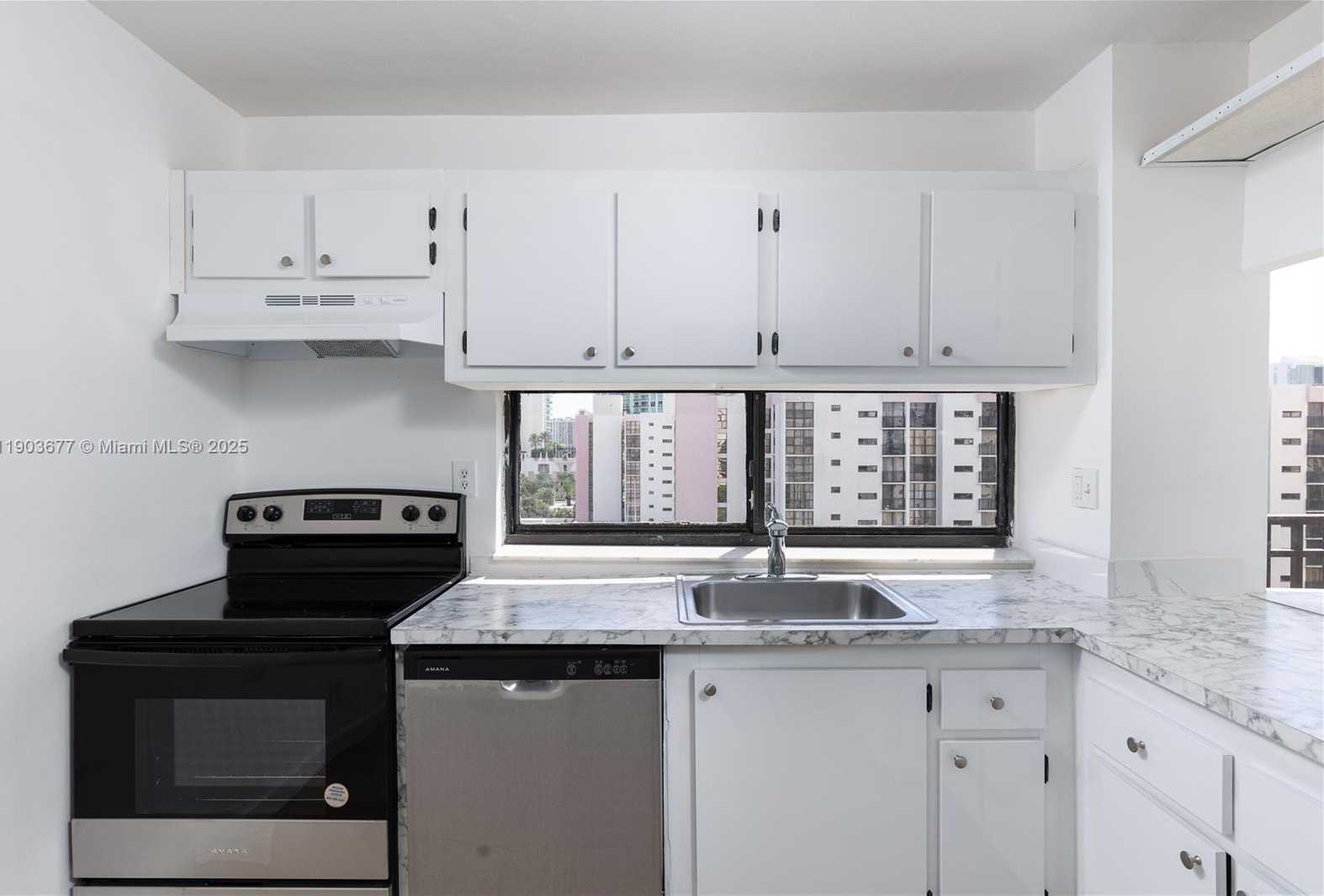 Small Image of 17011 NORTH BAY RD #919, Sunny Isles Beach Number 7