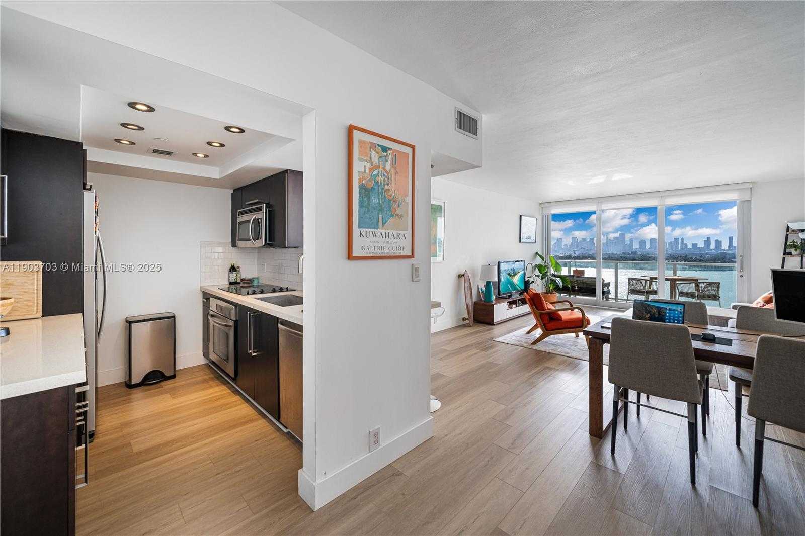 Small Image of 1000 WEST AVE #1116, Miami Beach Number 6