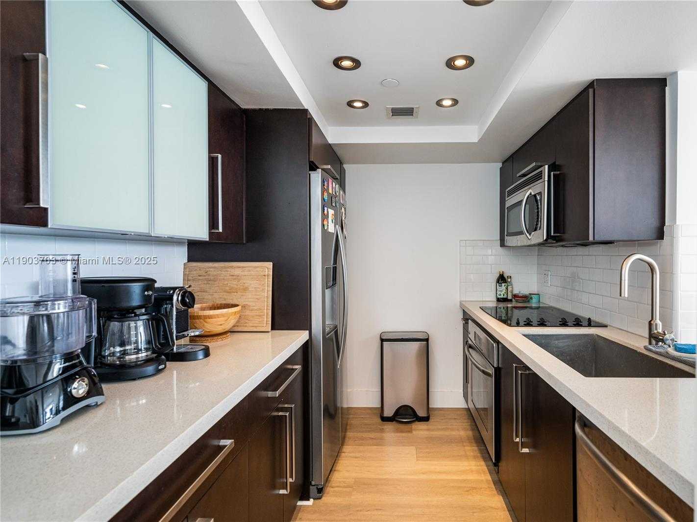 Small Image of 1000 WEST AVE #1116, Miami Beach Number 7