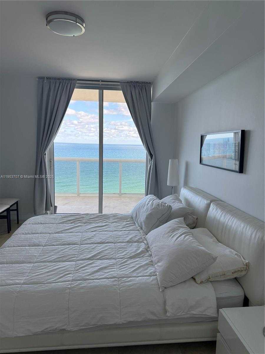 Small Image of 1850 SOUTH OCEAN DR #1702, Hallandale Beach Number 19