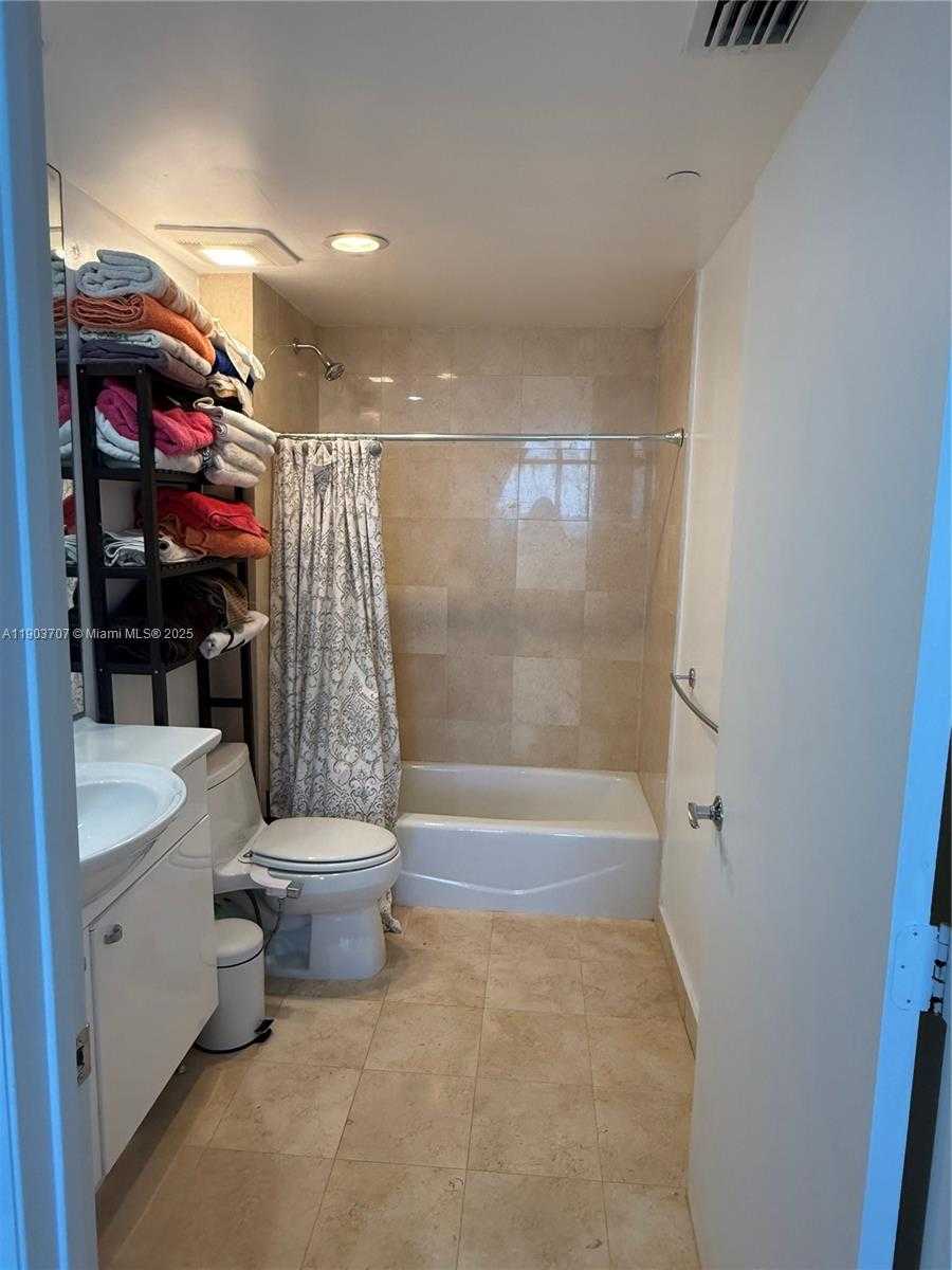 Small Image of 1850 SOUTH OCEAN DR #1702, Hallandale Beach Number 21