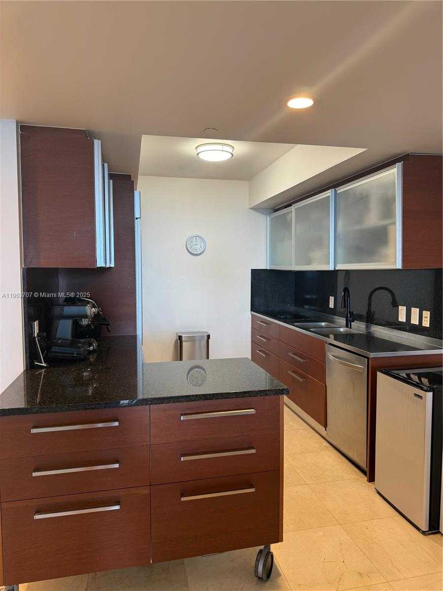 Small Image of 1850 SOUTH OCEAN DR #1702, Hallandale Beach Number 6