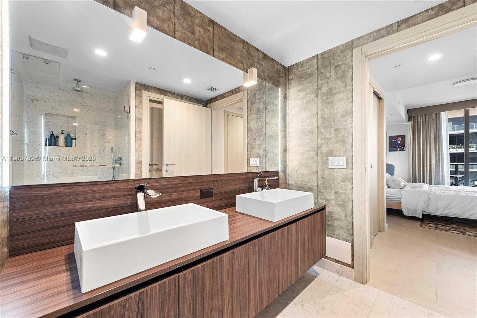 Imagen de Pequeño Objeto