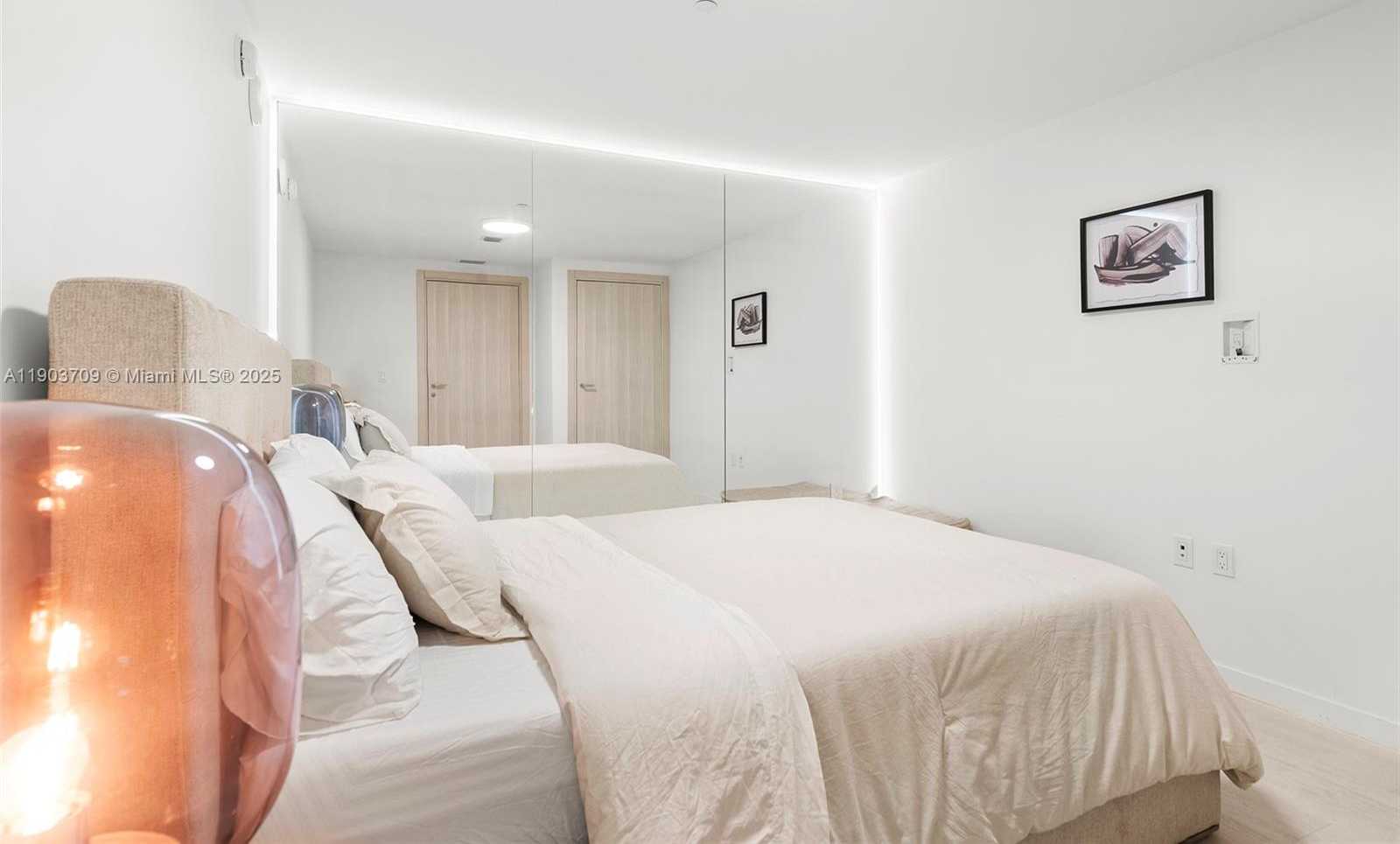 Imagen de Pequeño Objeto