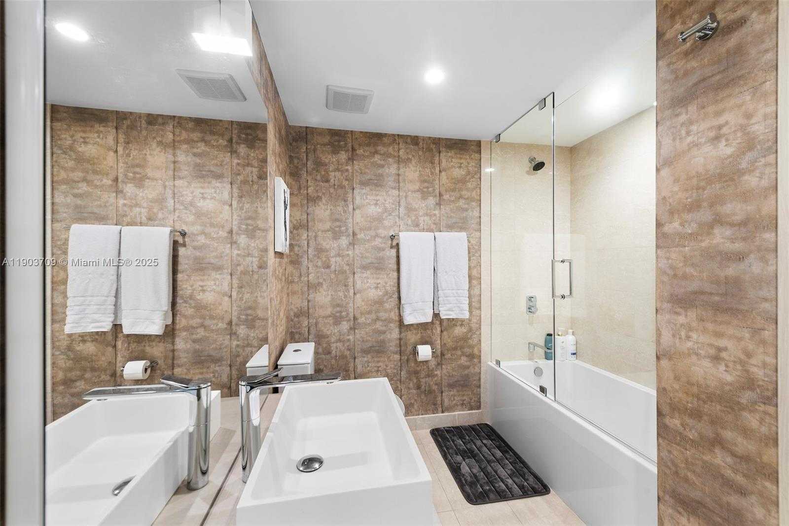 Imagen de Pequeño Objeto