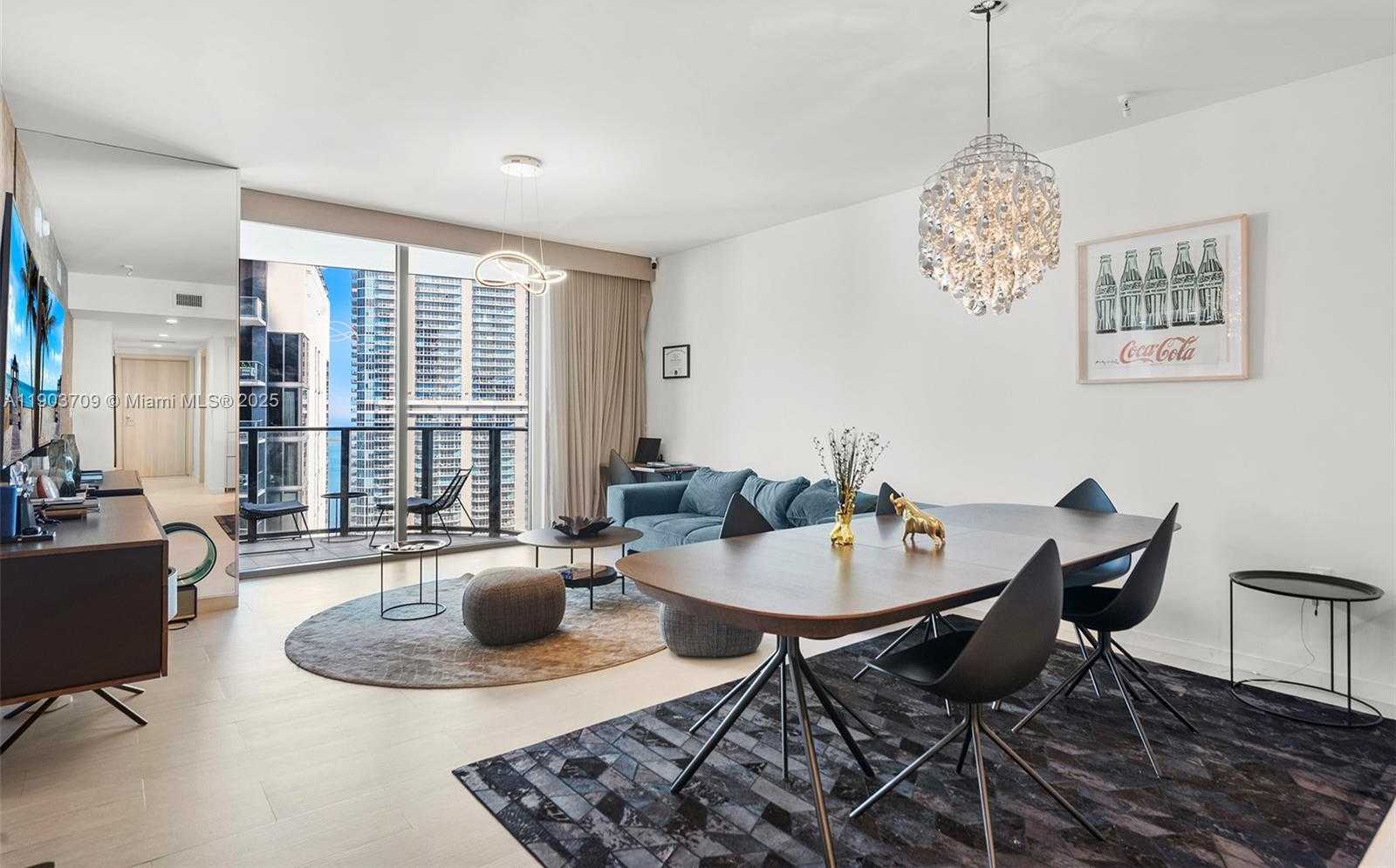 Imagen de Pequeño Objeto