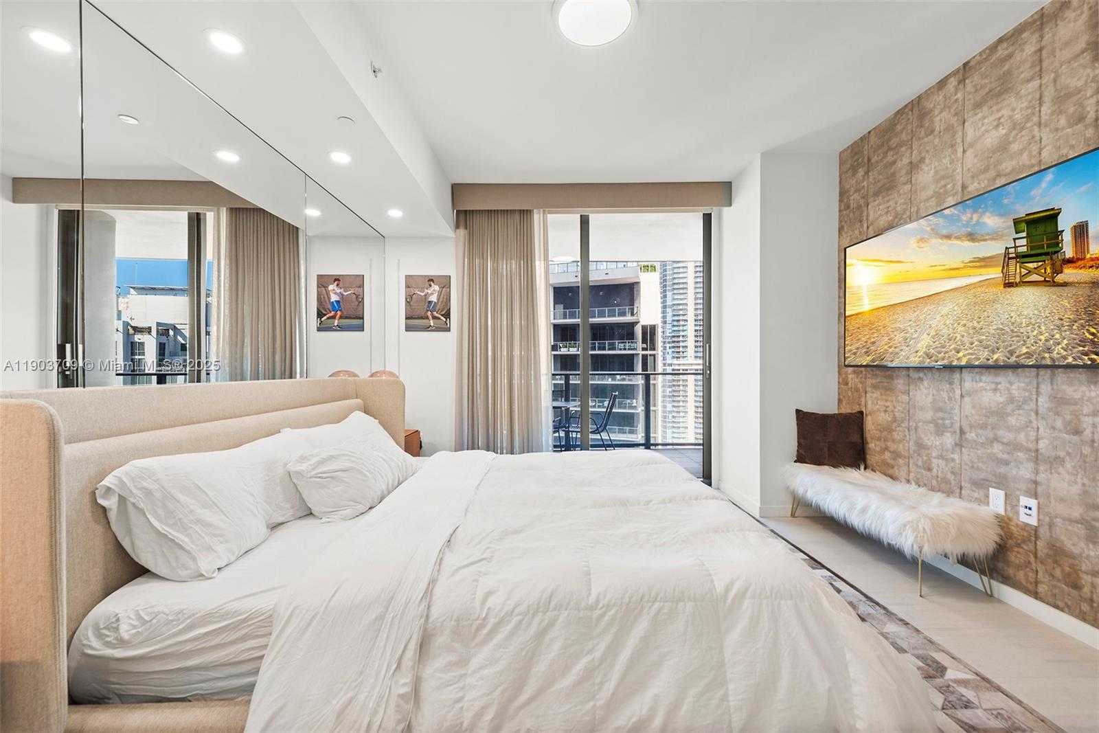 Imagen de Pequeño Objeto