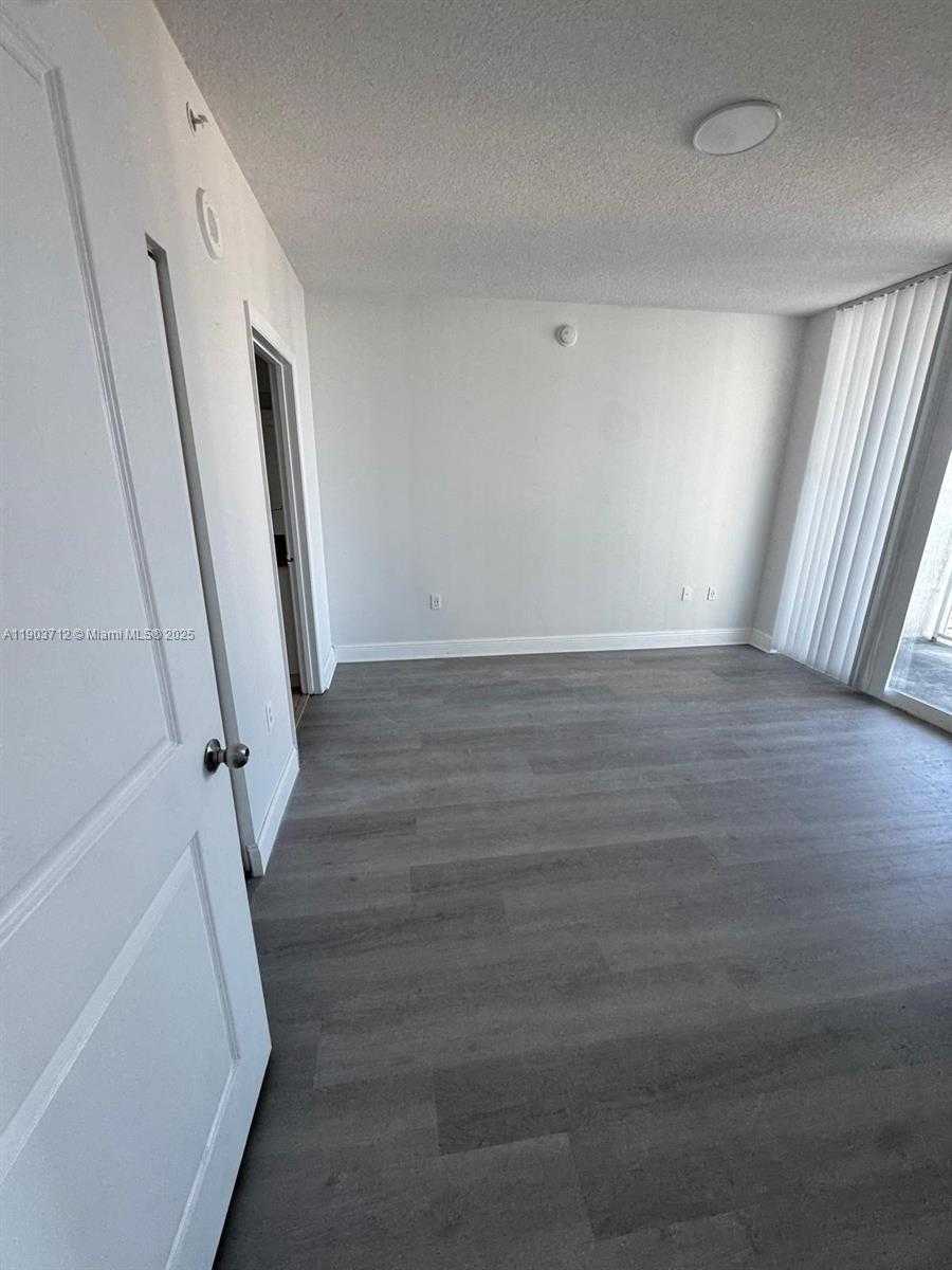 Small Image of 1250 SOUTH MIAMI AVE #2007, Miami Number 20