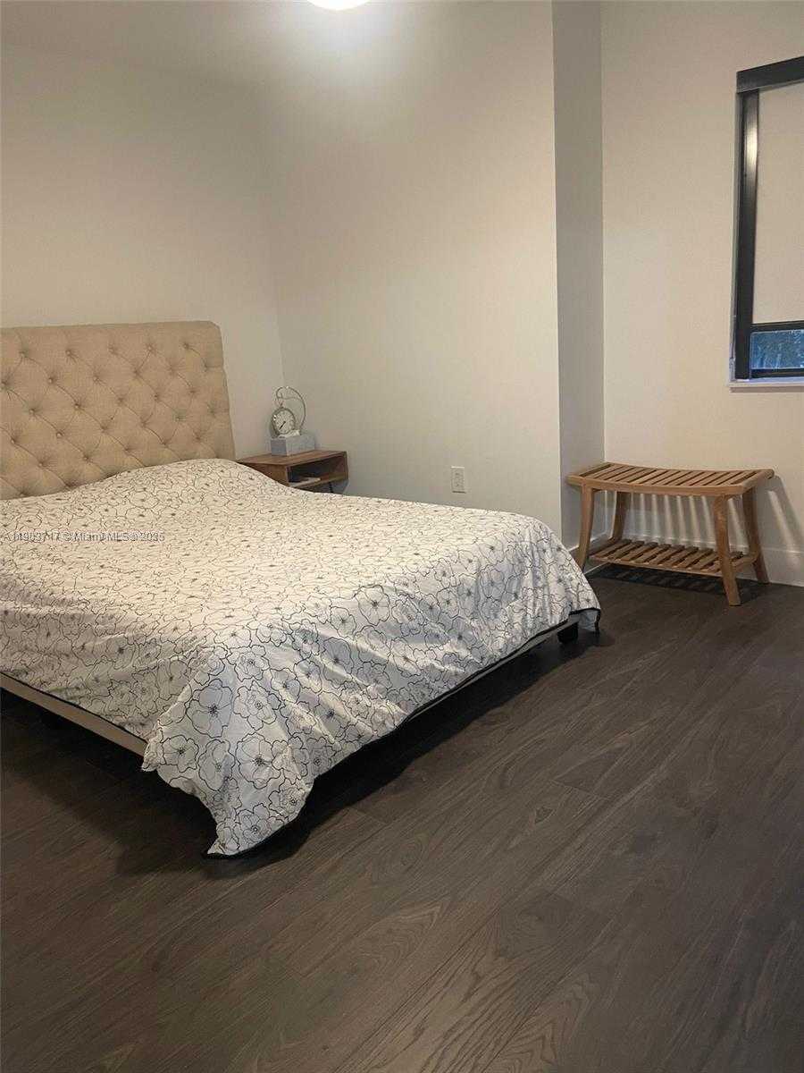 Imagen de Pequeño Objeto