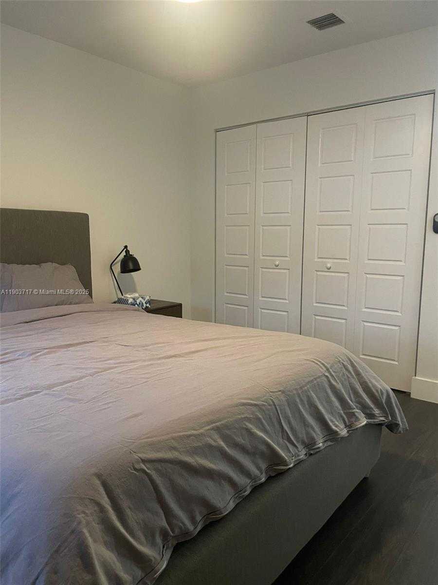 Imagen de Pequeño Objeto