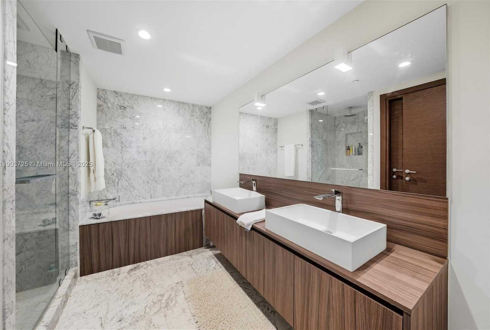 Imagen de Pequeño Objeto