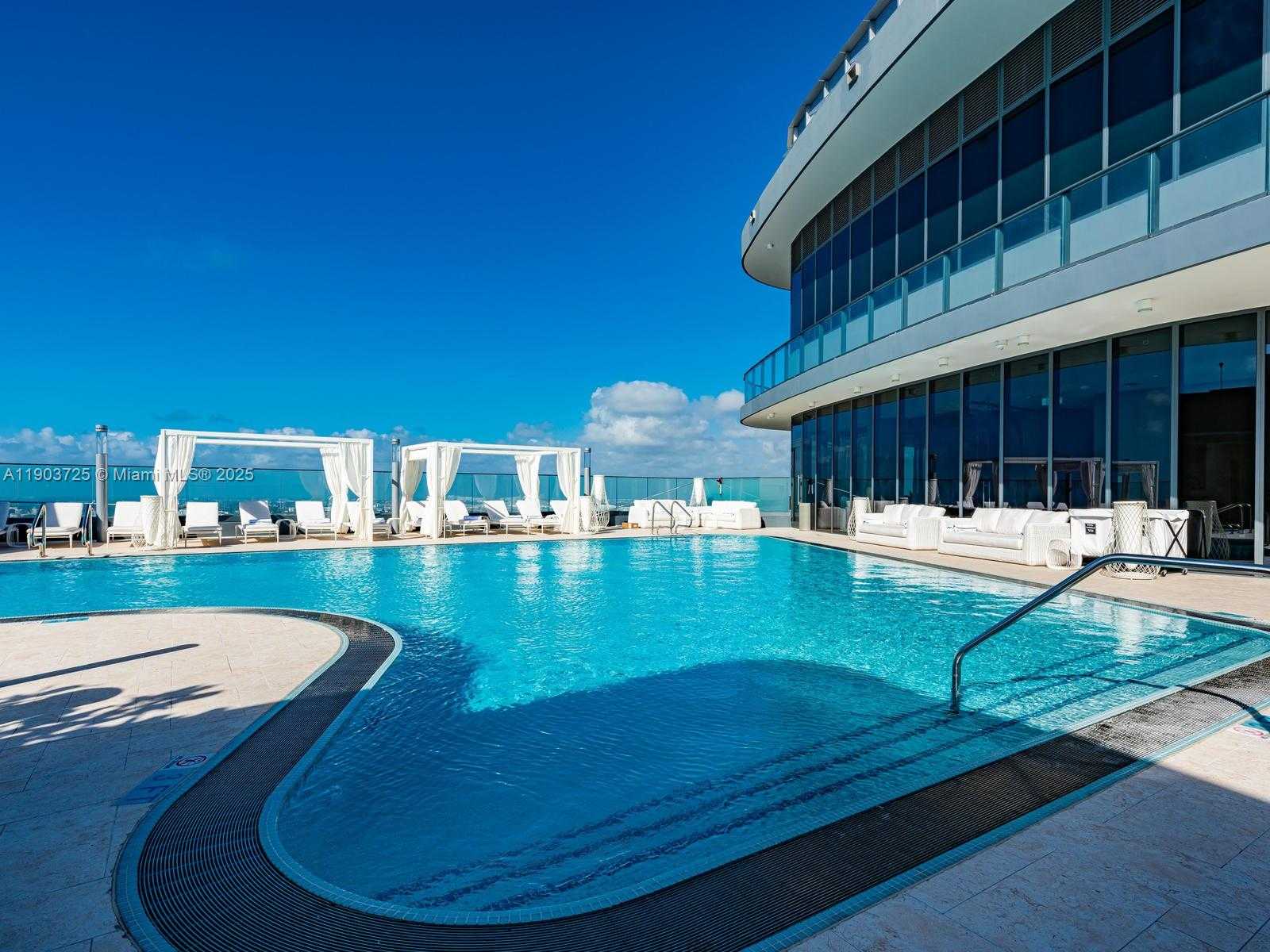 Imagen de Pequeño Objeto