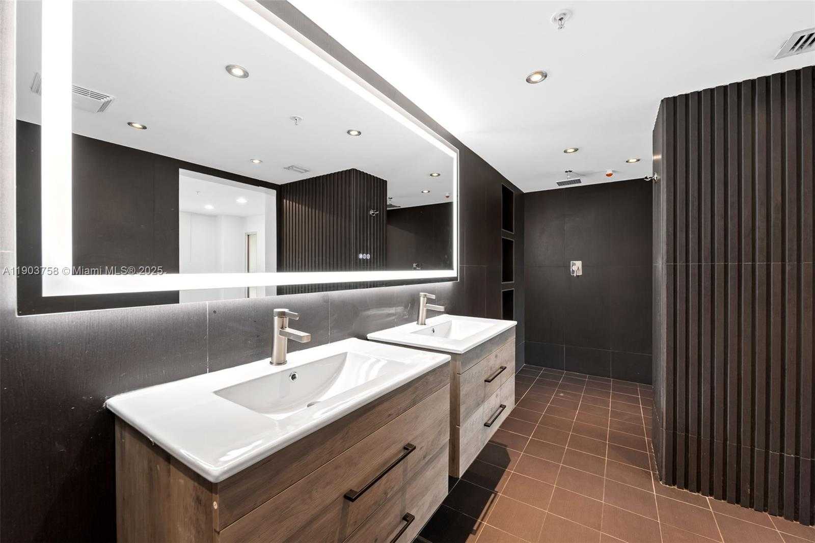 Small Image of 7744 COLLINS AVE #20, Miami Beach Number 11