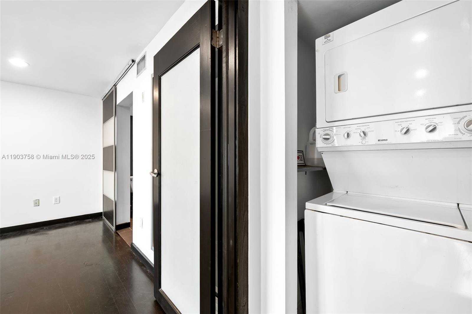 Small Image of 7744 COLLINS AVE #20, Miami Beach Number 13