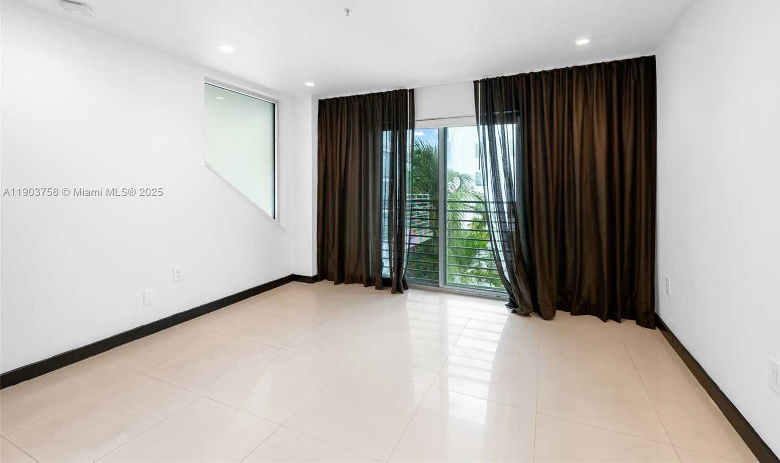 Small Image of 7744 COLLINS AVE #20, Miami Beach Number 17