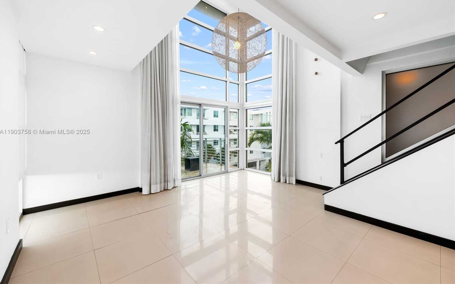 Small Image of 7744 COLLINS AVE #20, Miami Beach Number 4
