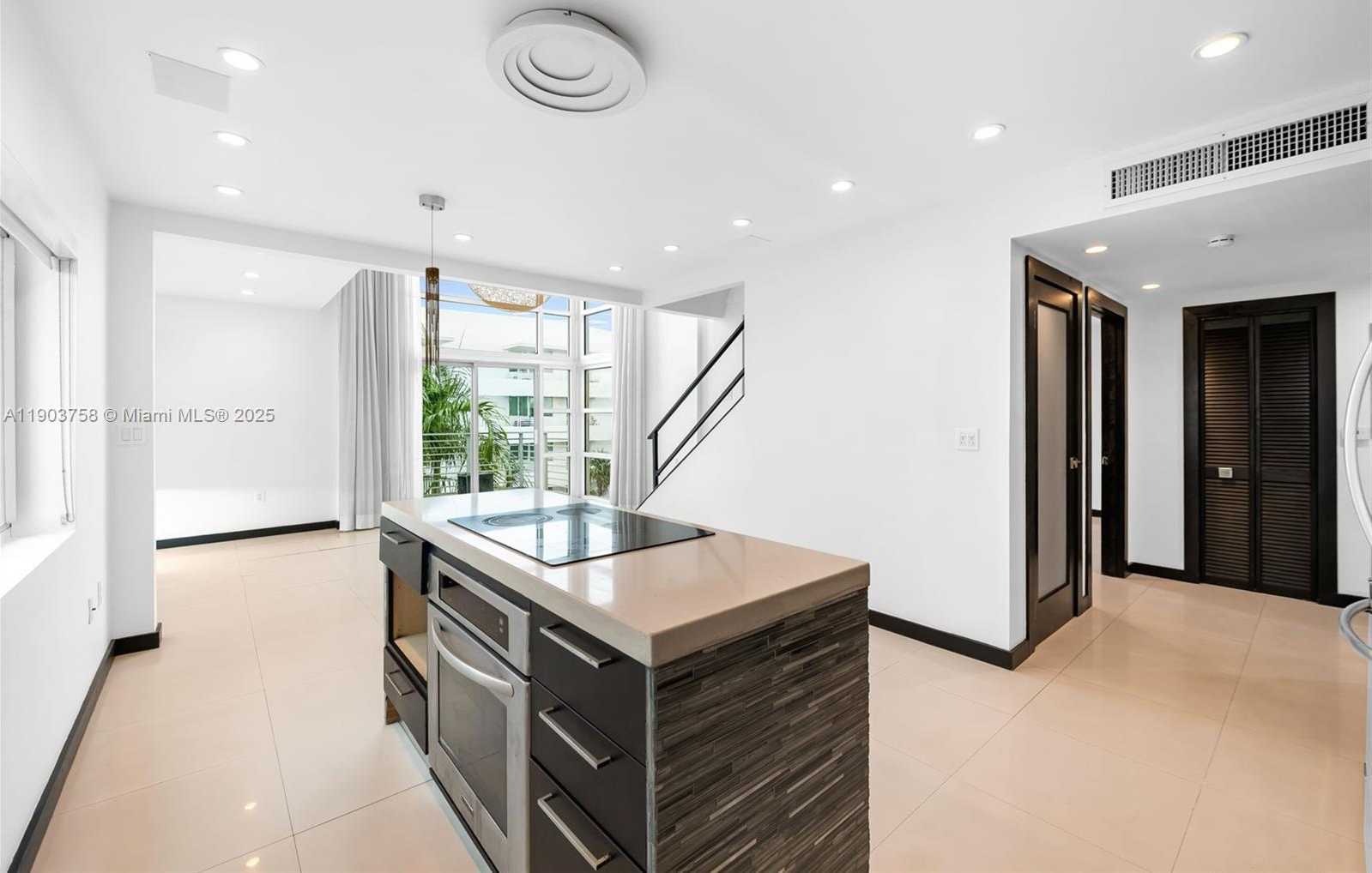 Small Image of 7744 COLLINS AVE #20, Miami Beach Number 7
