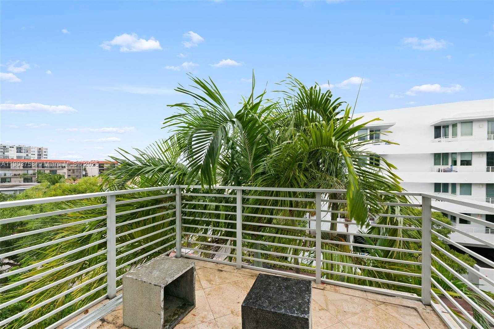 Small Image of 7744 COLLINS AVE #20, Miami Beach Number 9