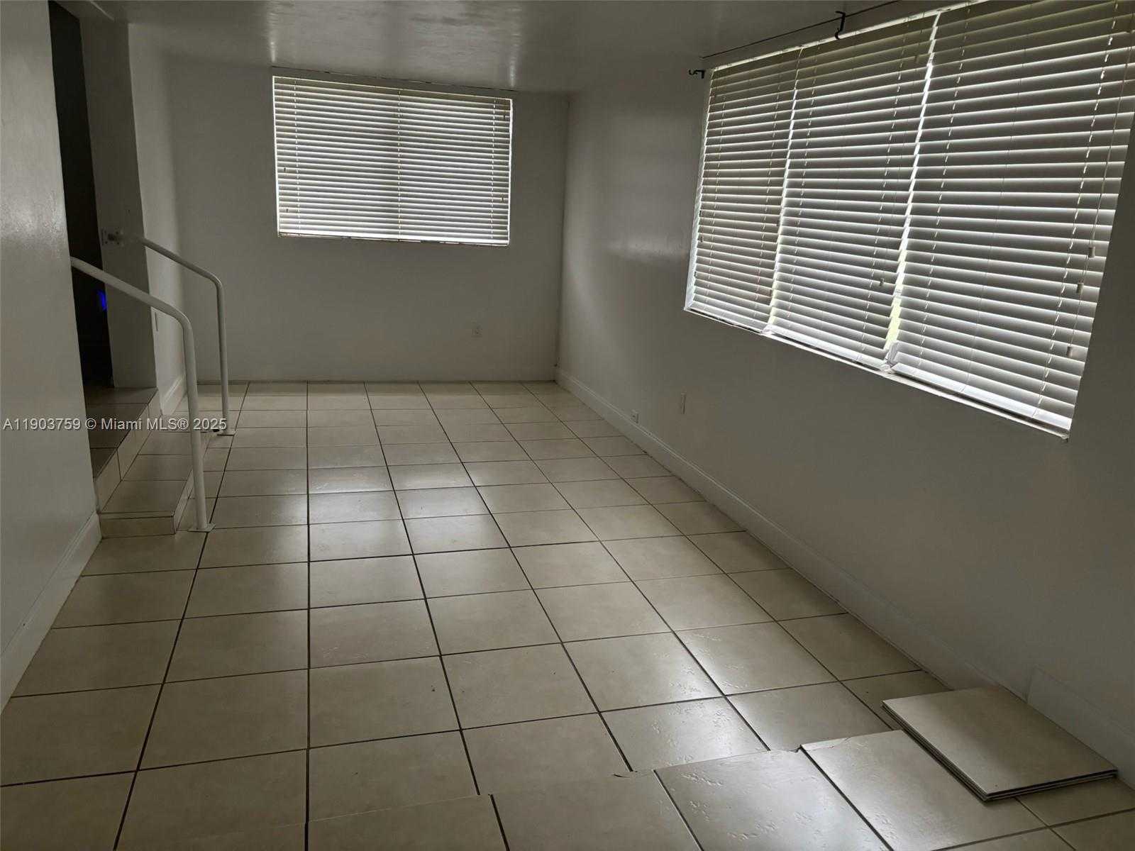 Imagen de Pequeño Objeto