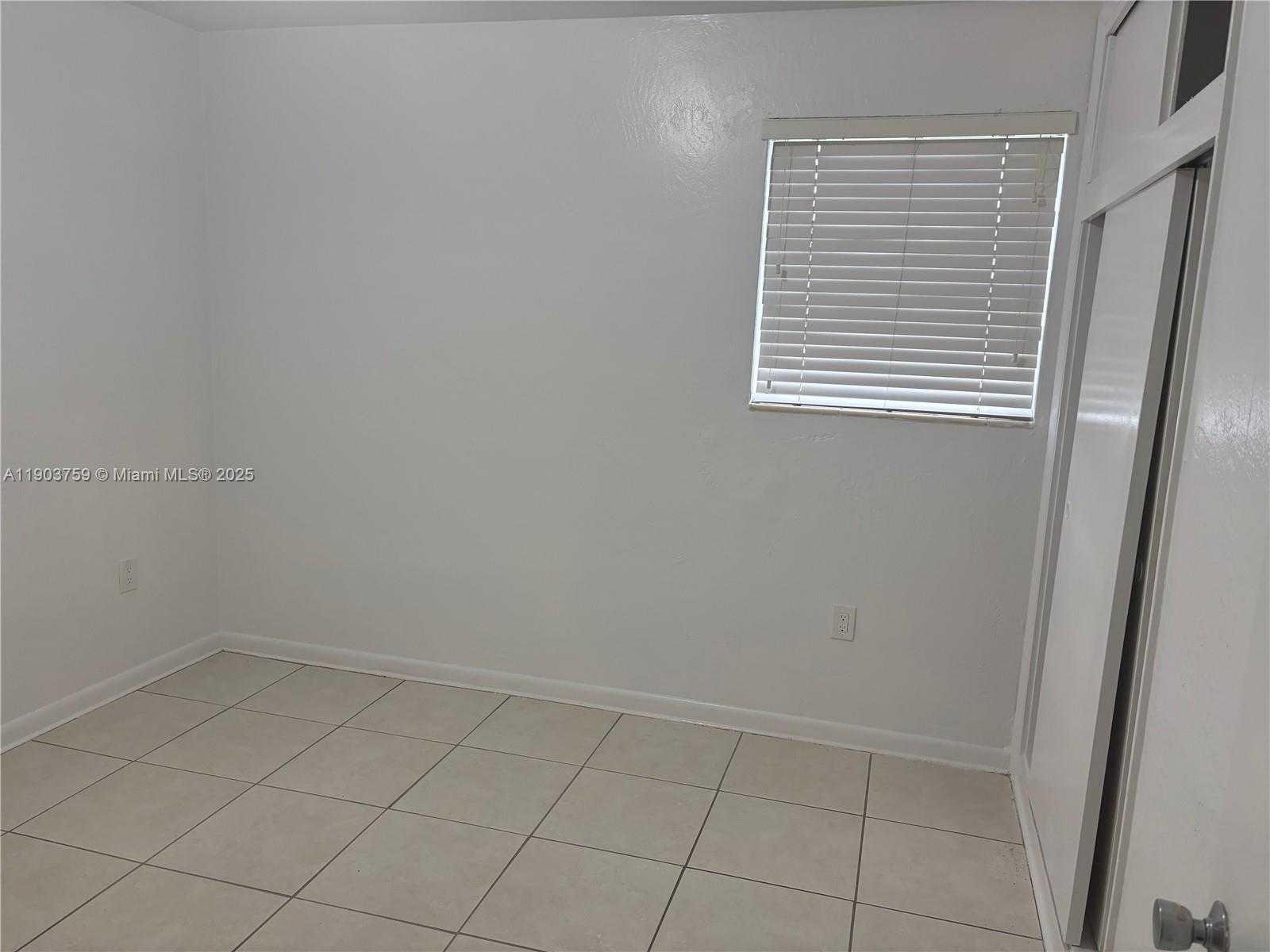 Imagen de Pequeño Objeto