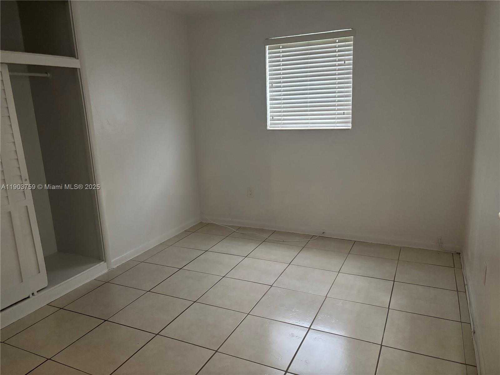 Imagen de Pequeño Objeto