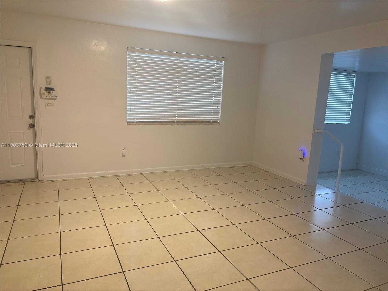 Imagen de Pequeño Objeto