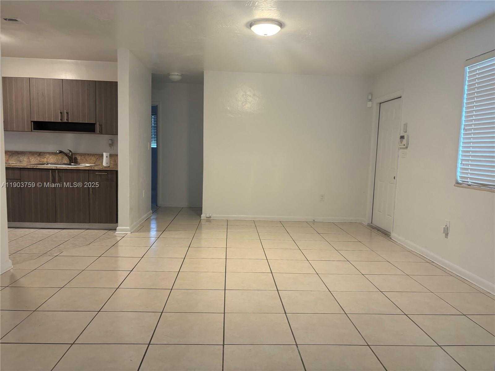 Imagen de Pequeño Objeto