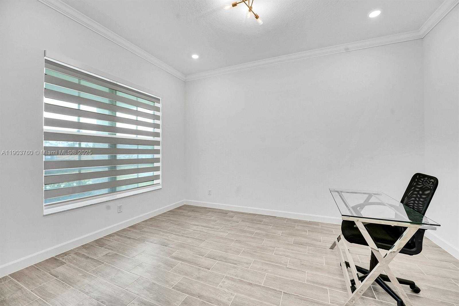 Imagen de Pequeño Objeto