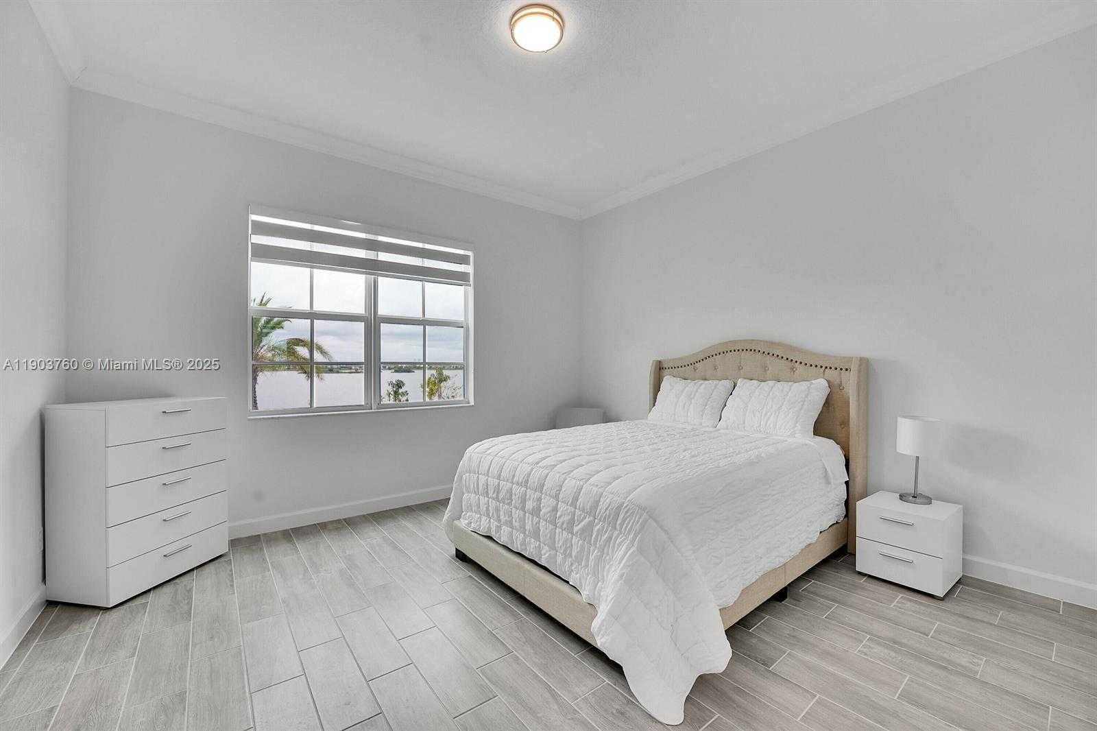 Imagen de Pequeño Objeto