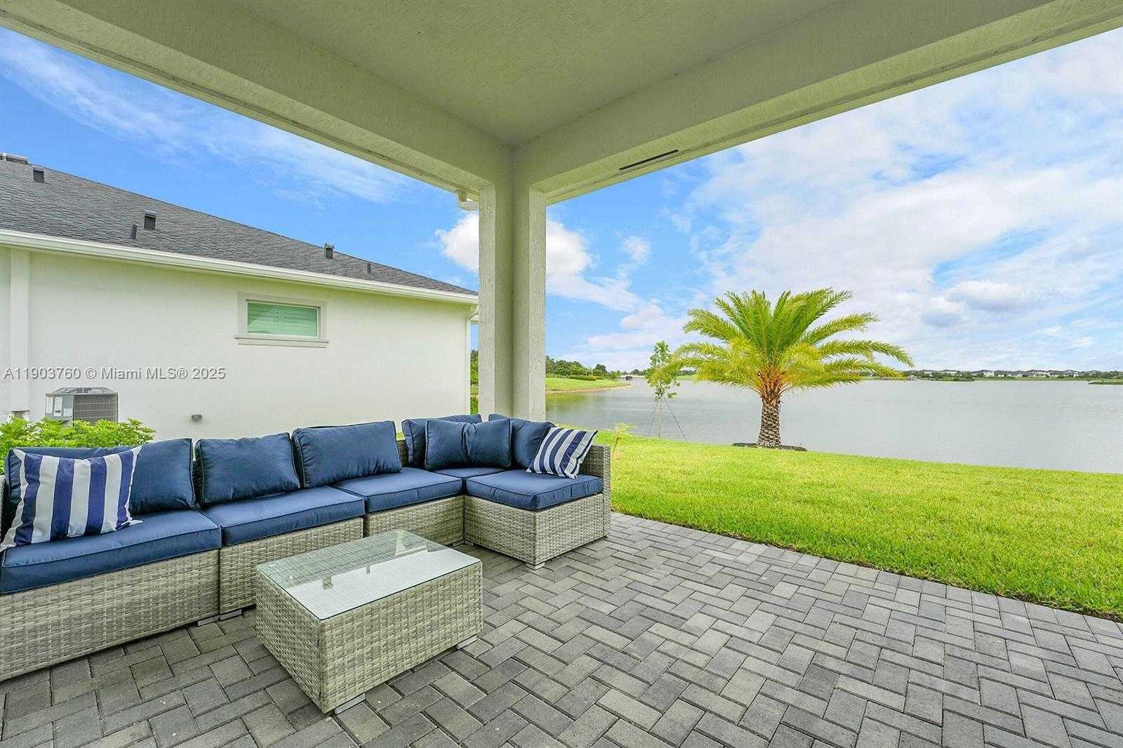 Imagen de Pequeño Objeto