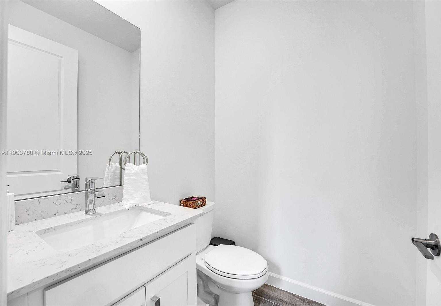 Imagen de Pequeño Objeto