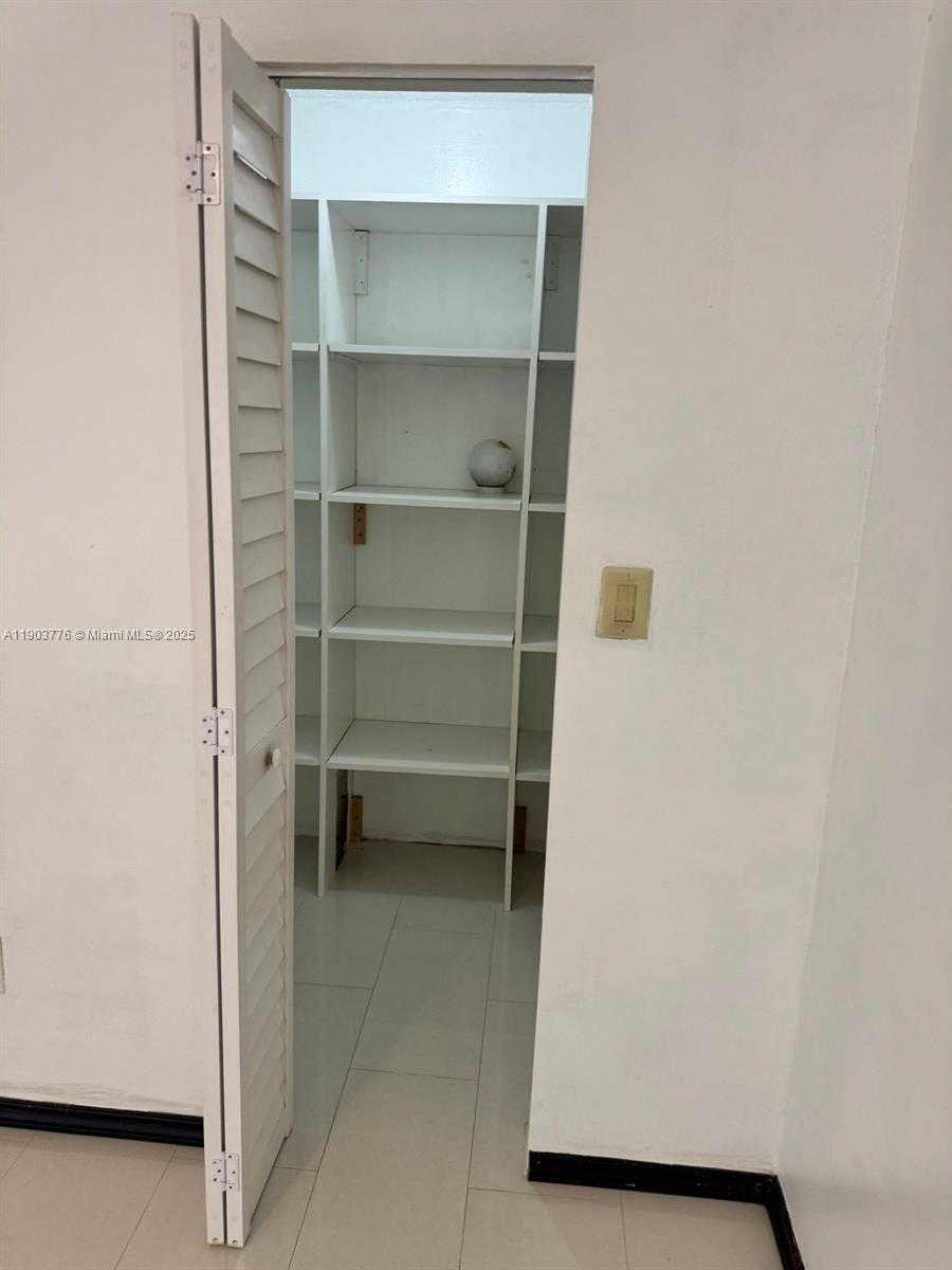 Small Image of 14301 NORTH KENDALL DR #404B, Miami Number 11