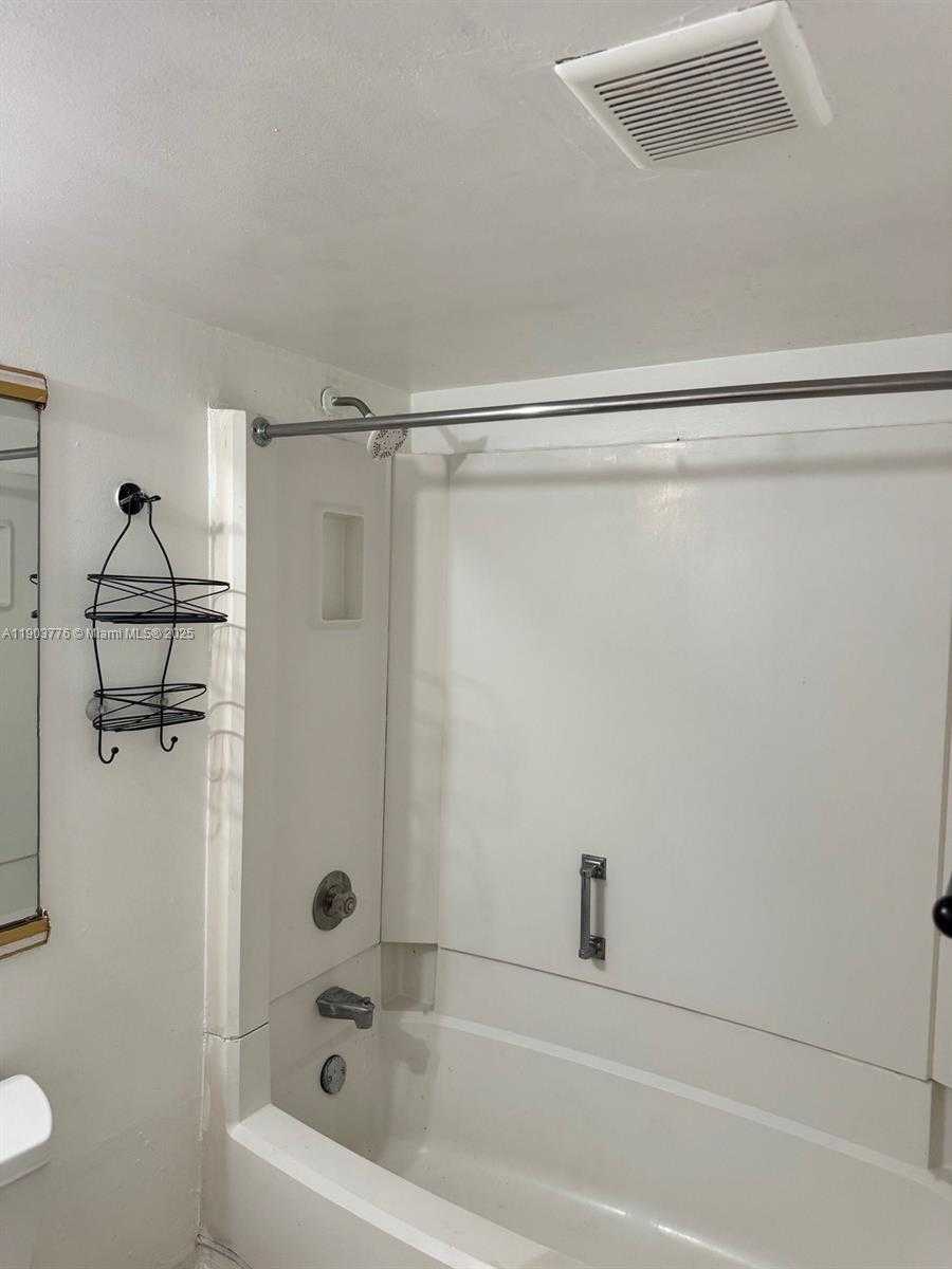 Small Image of 14301 NORTH KENDALL DR #404B, Miami Number 12