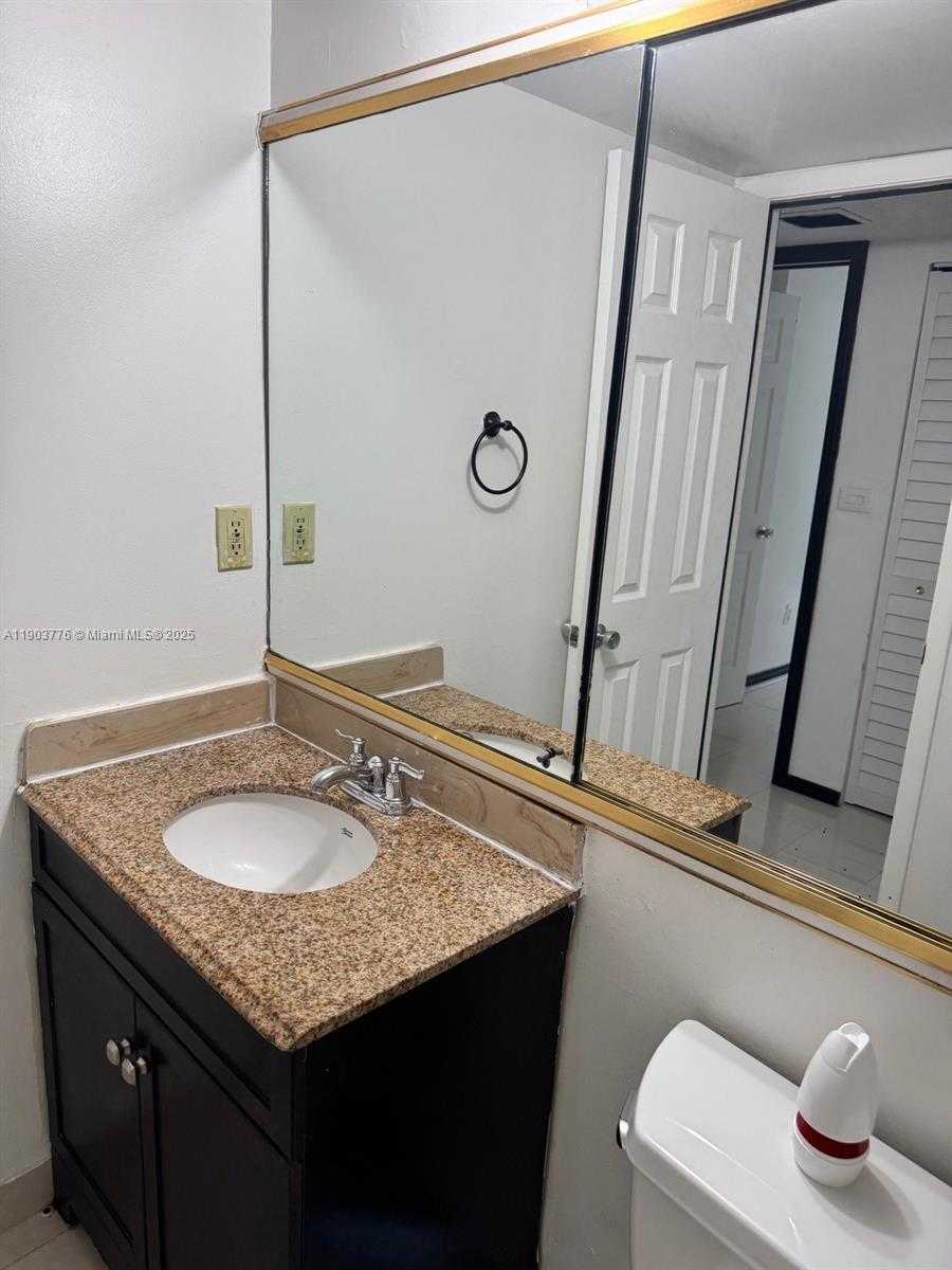 Small Image of 14301 NORTH KENDALL DR #404B, Miami Number 13