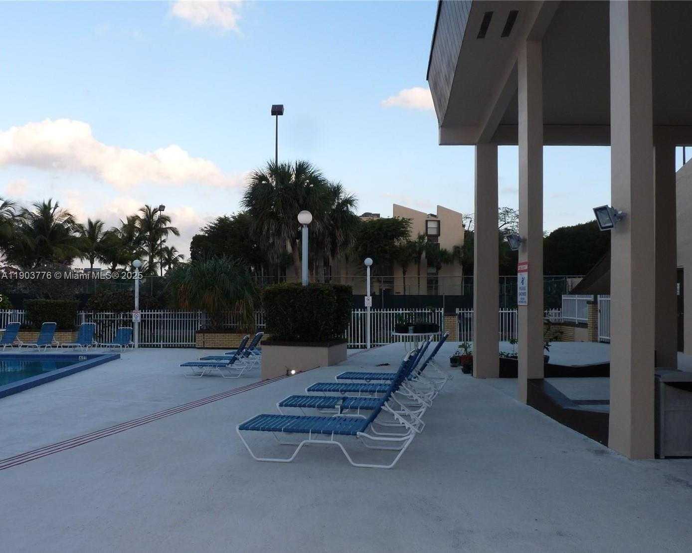 Small Image of 14301 NORTH KENDALL DR #404B, Miami Number 17