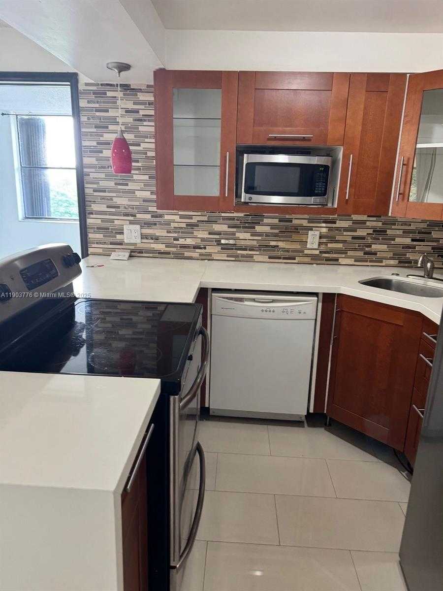 Small Image of 14301 NORTH KENDALL DR #404B, Miami Number 3