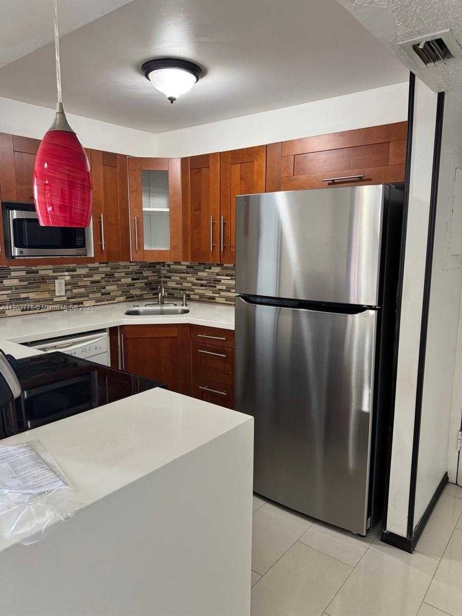 Small Image of 14301 NORTH KENDALL DR #404B, Miami Number 4
