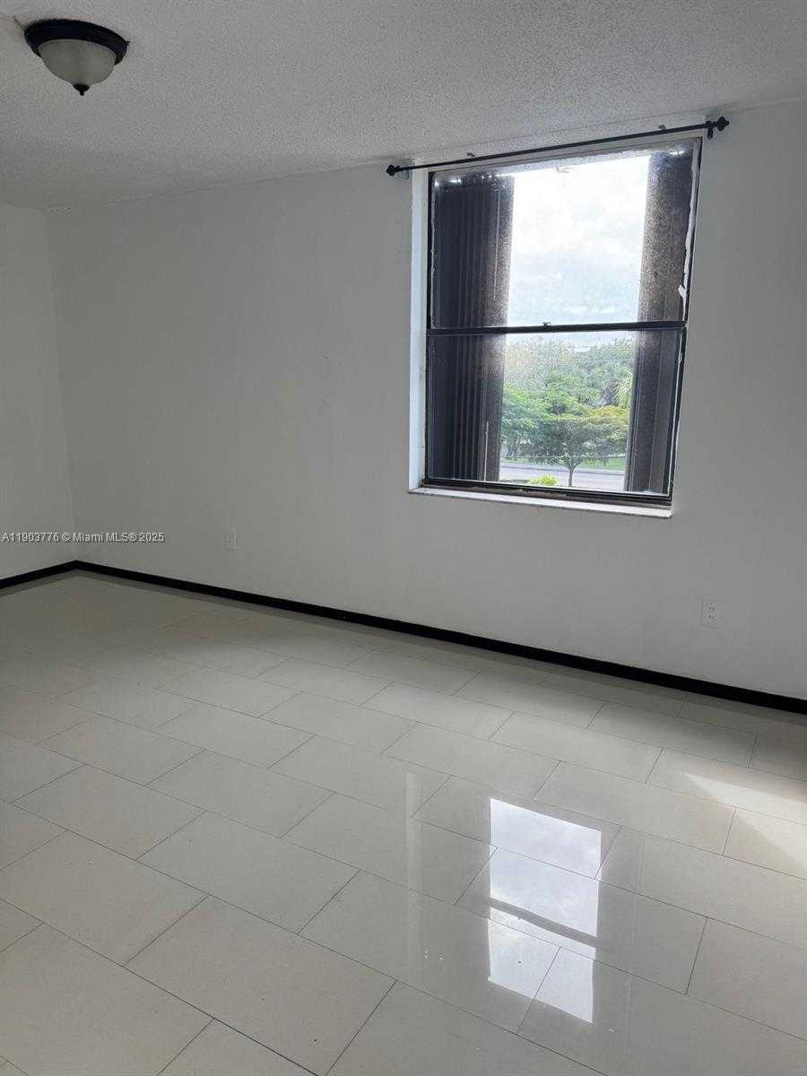 Small Image of 14301 NORTH KENDALL DR #404B, Miami Number 6
