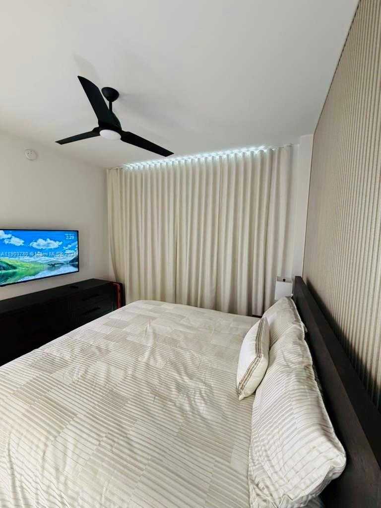 Small Image of 159 NORTH EAST 6TH ST #PH5014, Miami Number 24