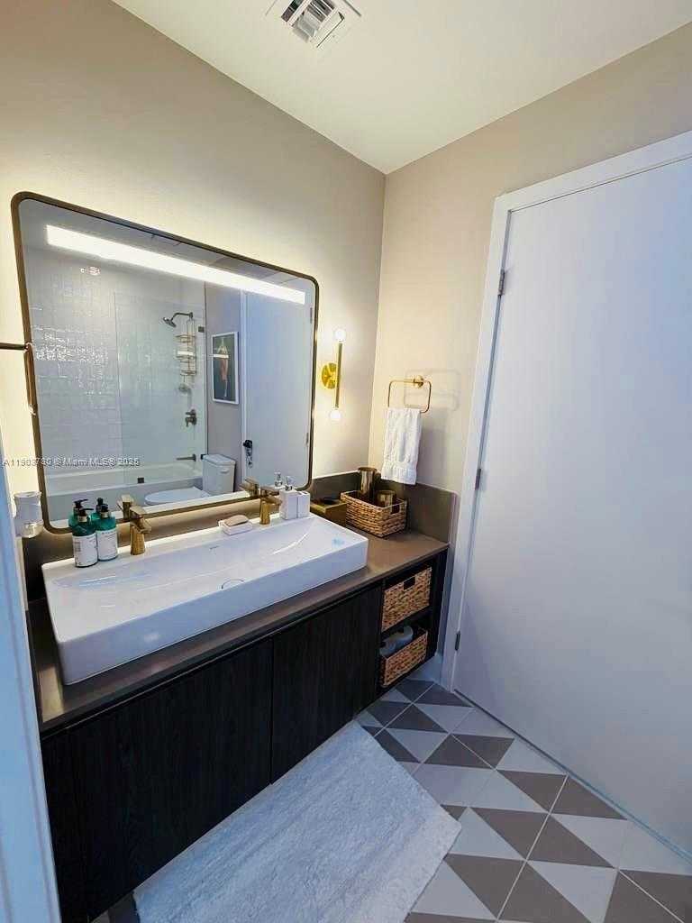 Small Image of 159 NORTH EAST 6TH ST #PH5014, Miami Number 27