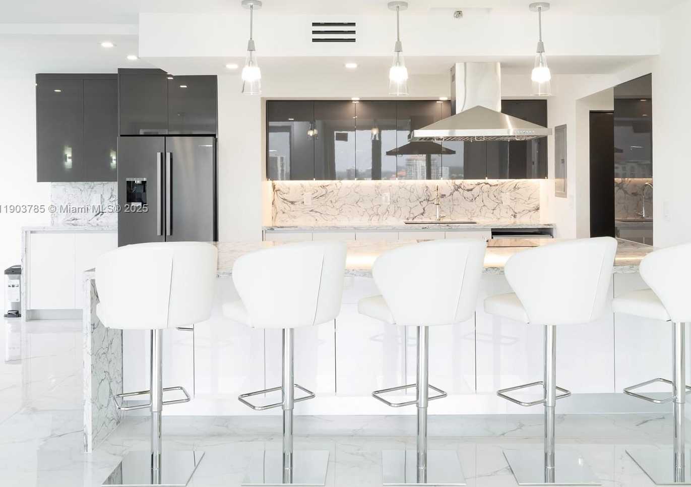 Small Image of 19707 TURNBERRY WAY #18K, Aventura Number 15