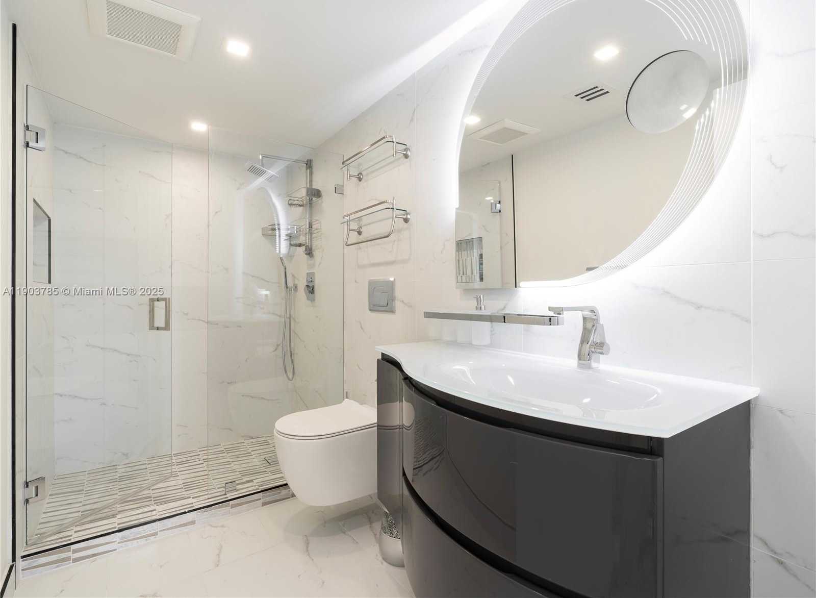 Small Image of 19707 TURNBERRY WAY #18K, Aventura Number 28