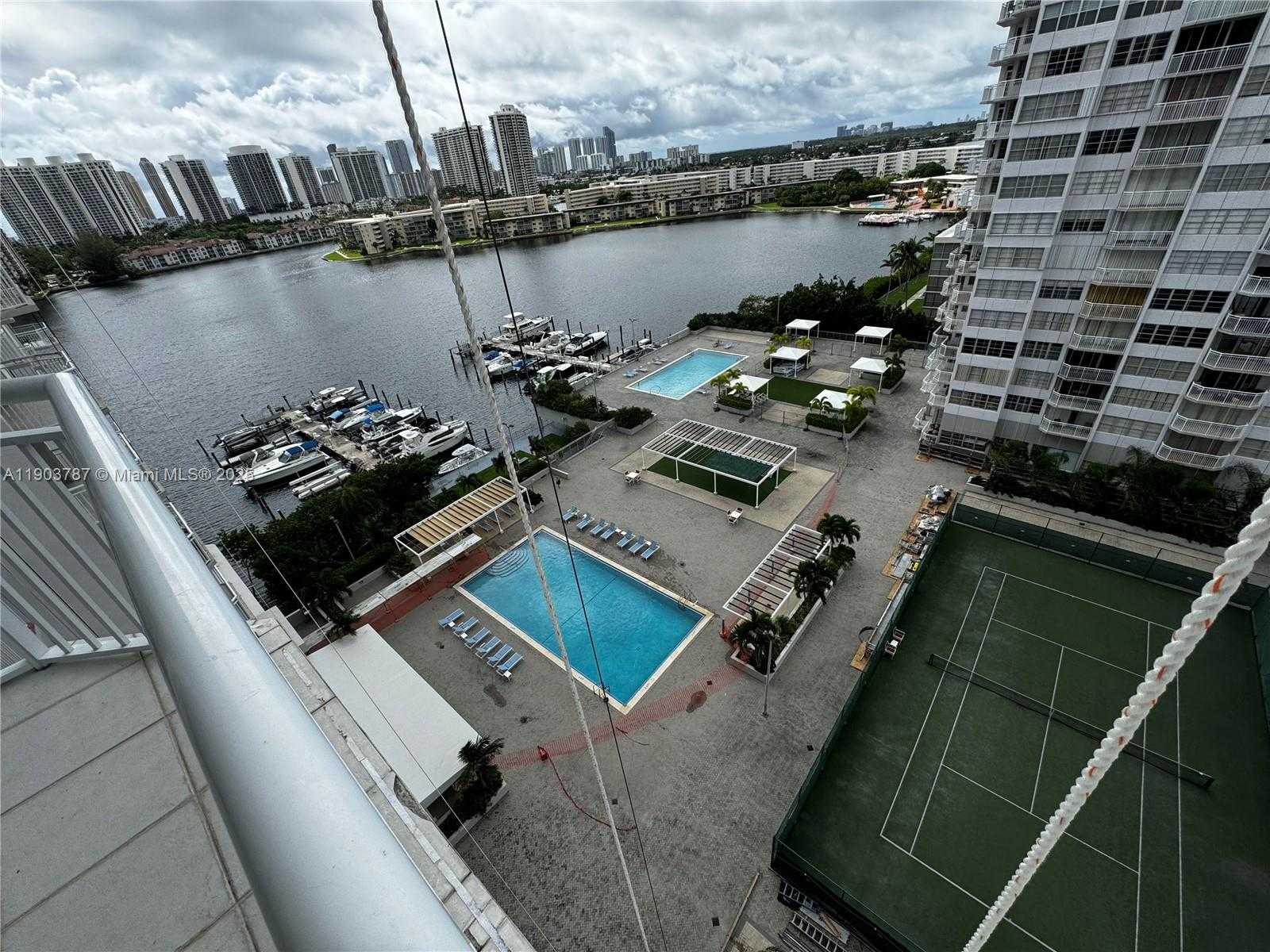 Small Image of 18061 BISCAYNE BLVD #1203, Aventura Number 12