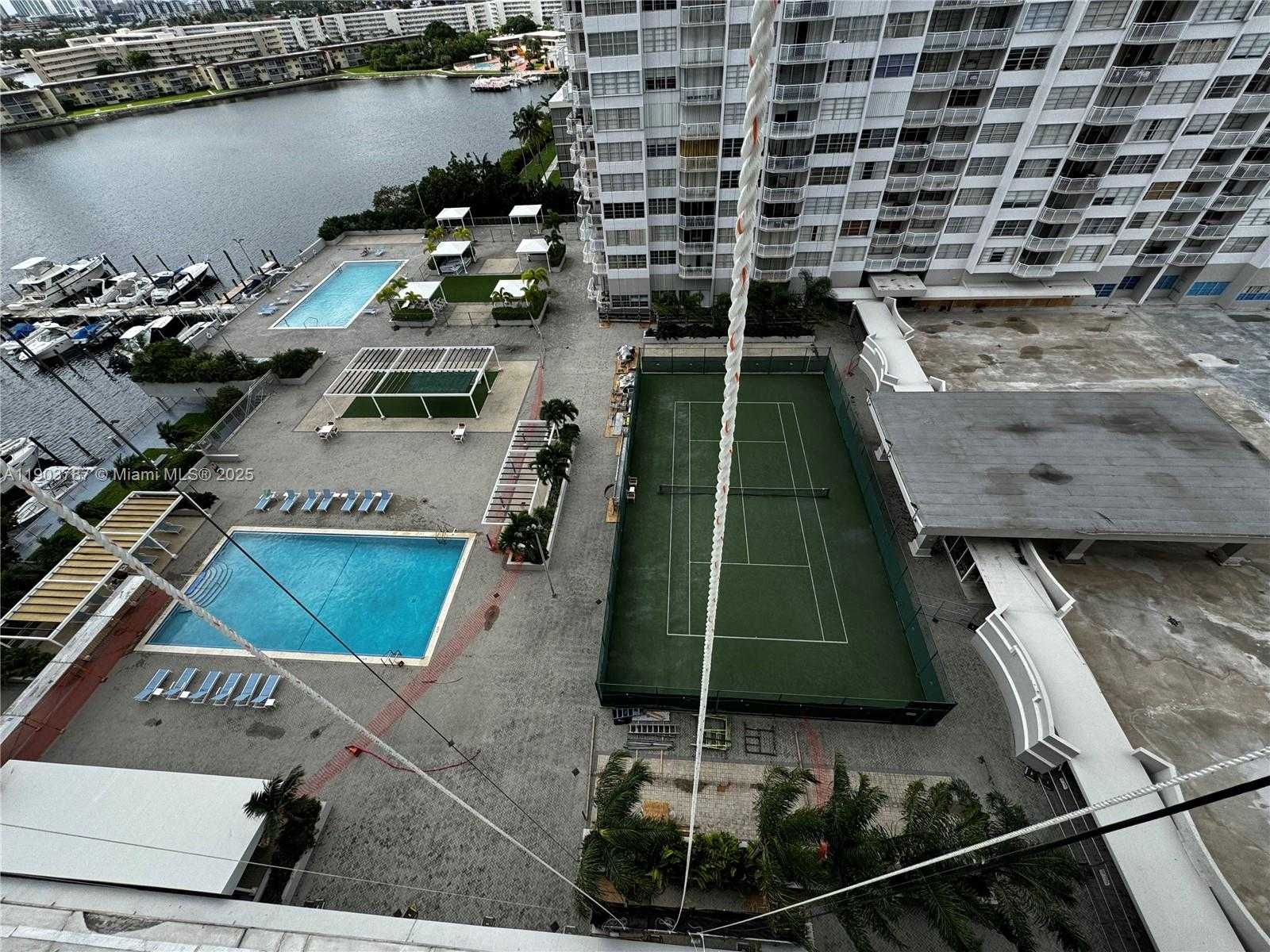 Small Image of 18061 BISCAYNE BLVD #1203, Aventura Number 13