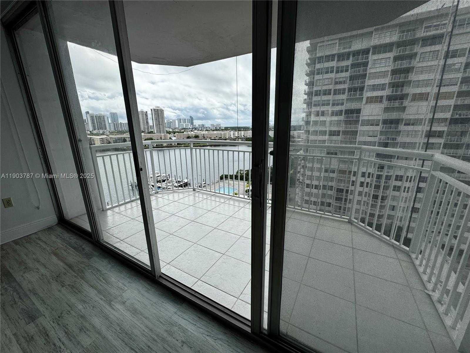 Small Image of 18061 BISCAYNE BLVD #1203, Aventura Number 15