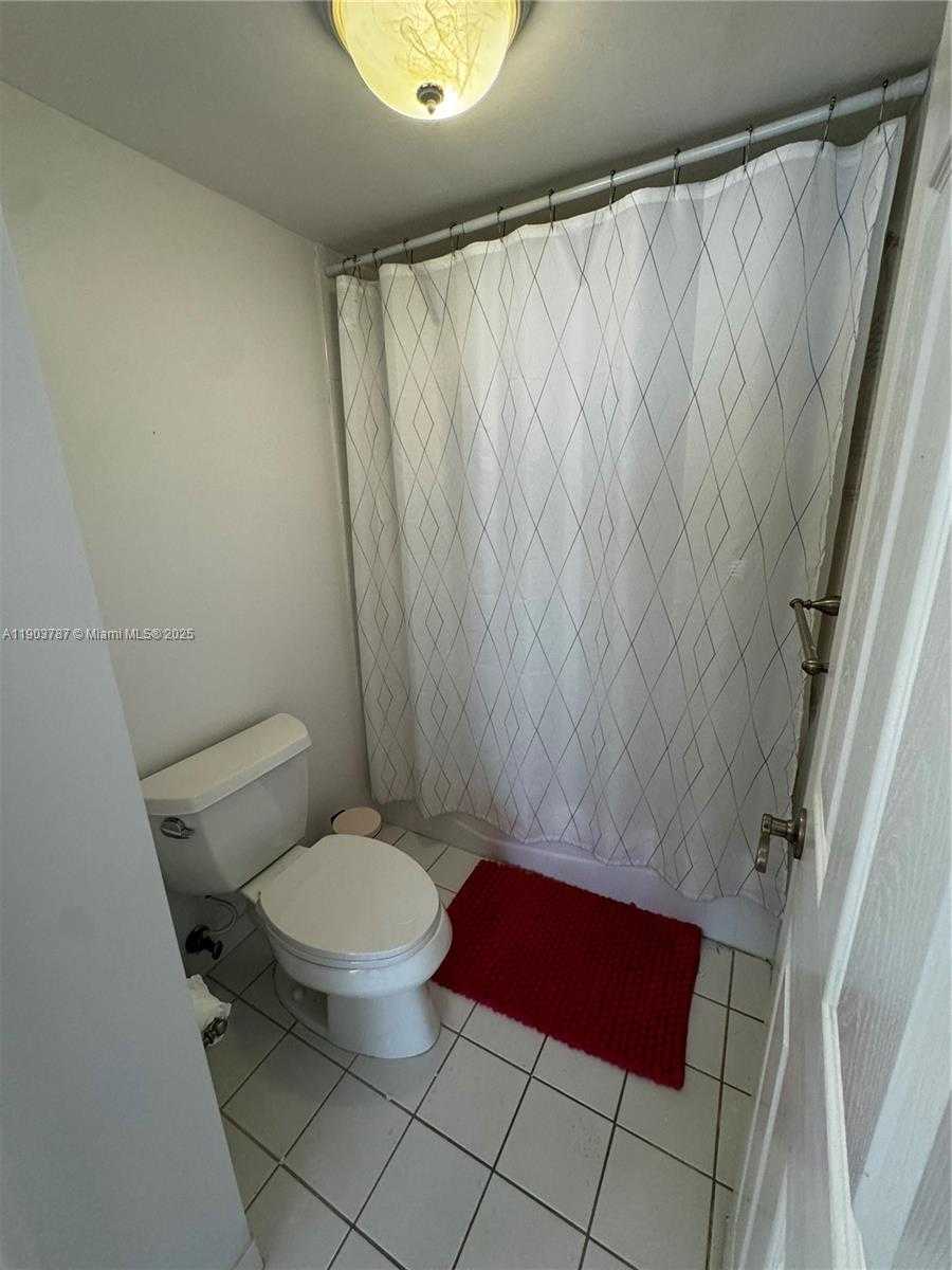 Small Image of 18061 BISCAYNE BLVD #1203, Aventura Number 23