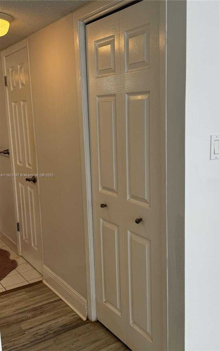 Small Image of 18061 BISCAYNE BLVD #1203, Aventura Number 26