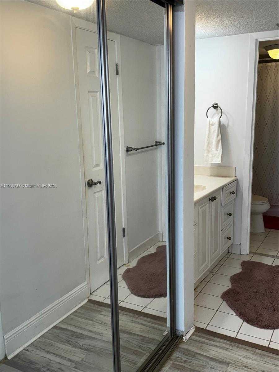 Small Image of 18061 BISCAYNE BLVD #1203, Aventura Number 27