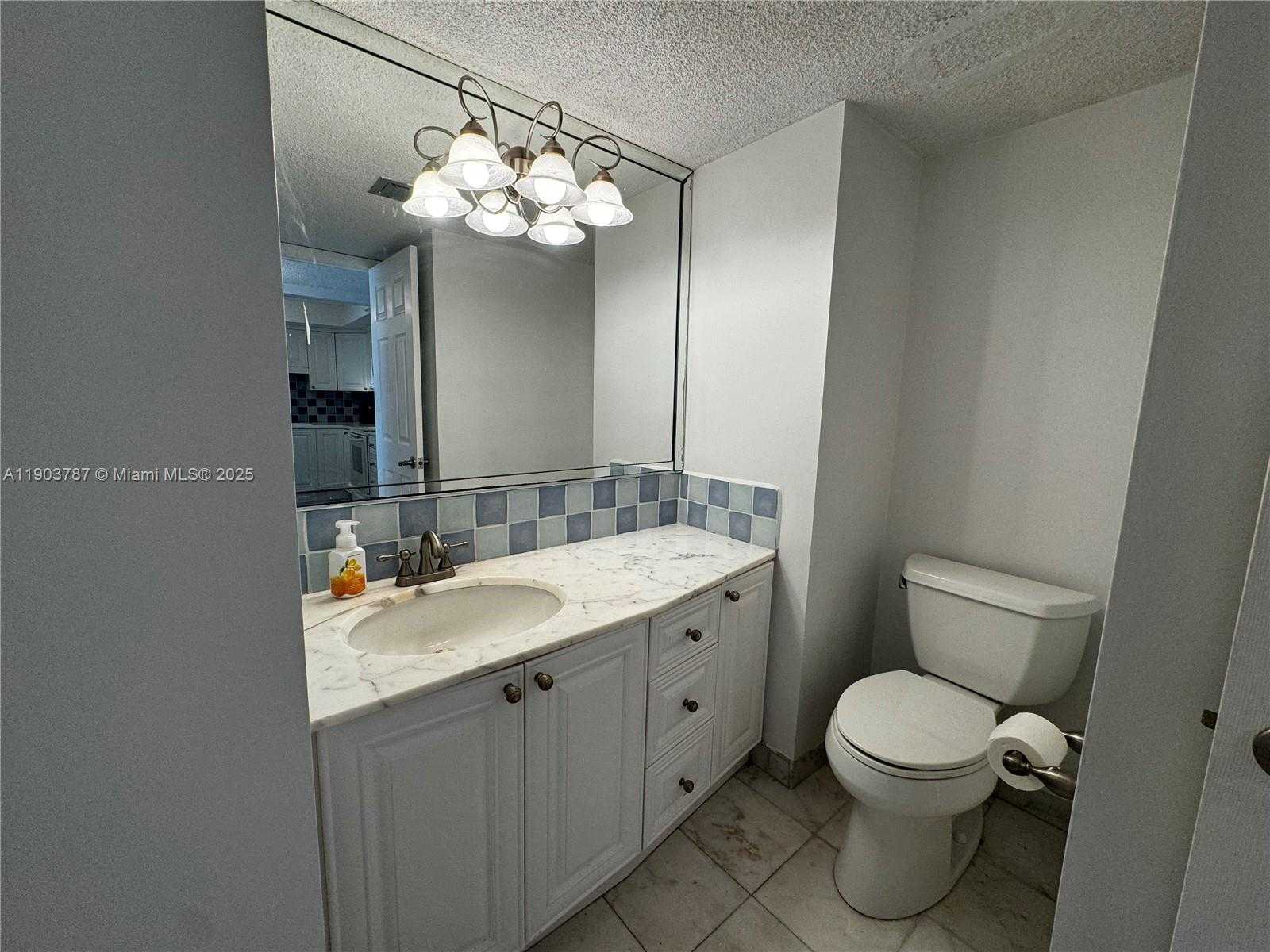 Small Image of 18061 BISCAYNE BLVD #1203, Aventura Number 31
